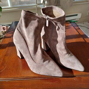 UNILADY ANKLE BOOTS SIZE 7 WITH ZIPPER